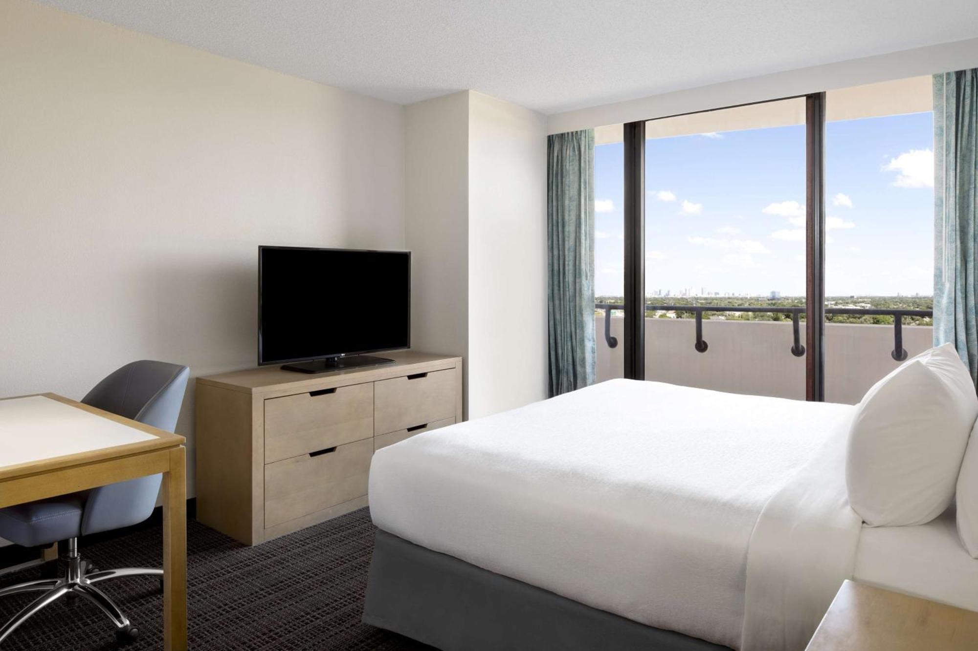 Embassy Suites By Hilton Tampa Airport Westshore Eksteriør bilde